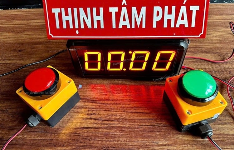 đồng hồ nhấn nút chơi game